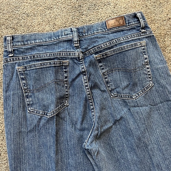 Lee Relaxed Straight Leg Jeans - Picture 8 of 9